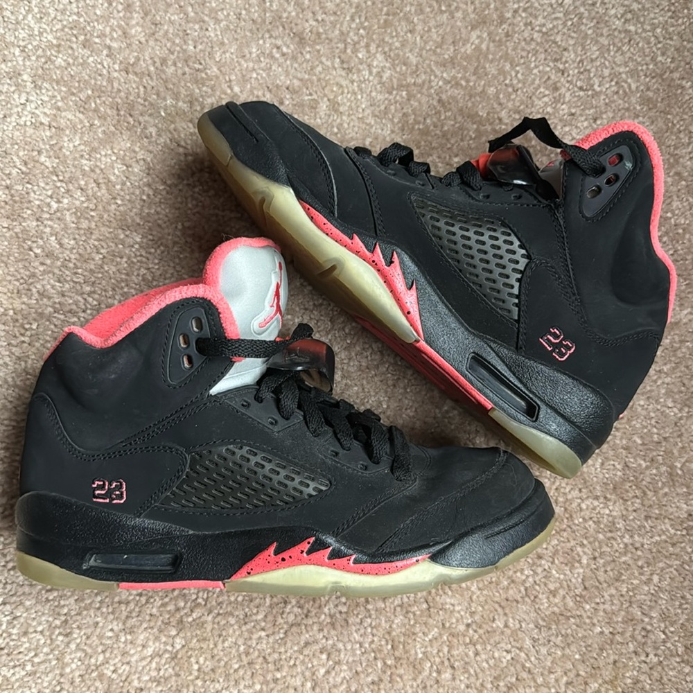 Jordan's Sz 7 women's